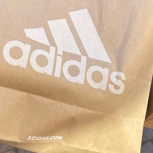 Meet your Posher, Elia